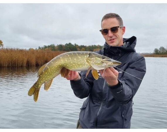 Vader zoon Roofvis week in zuid Zweden
