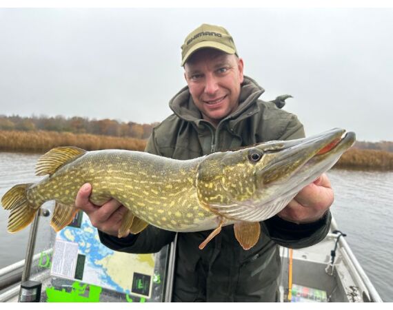 Vader zoon Roofvis week in zuid Zweden