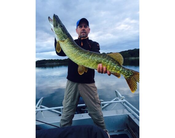 Vader zoon Roofvis week in zuid Zweden