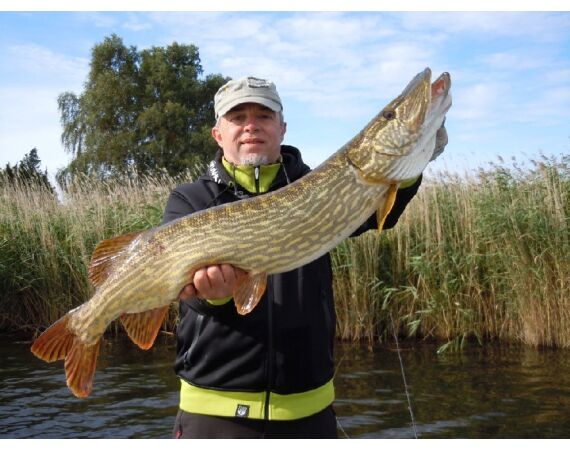 Vader zoon Roofvis week in zuid Zweden