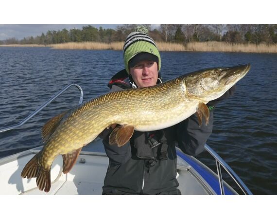 Vader zoon Roofvis week in zuid Zweden